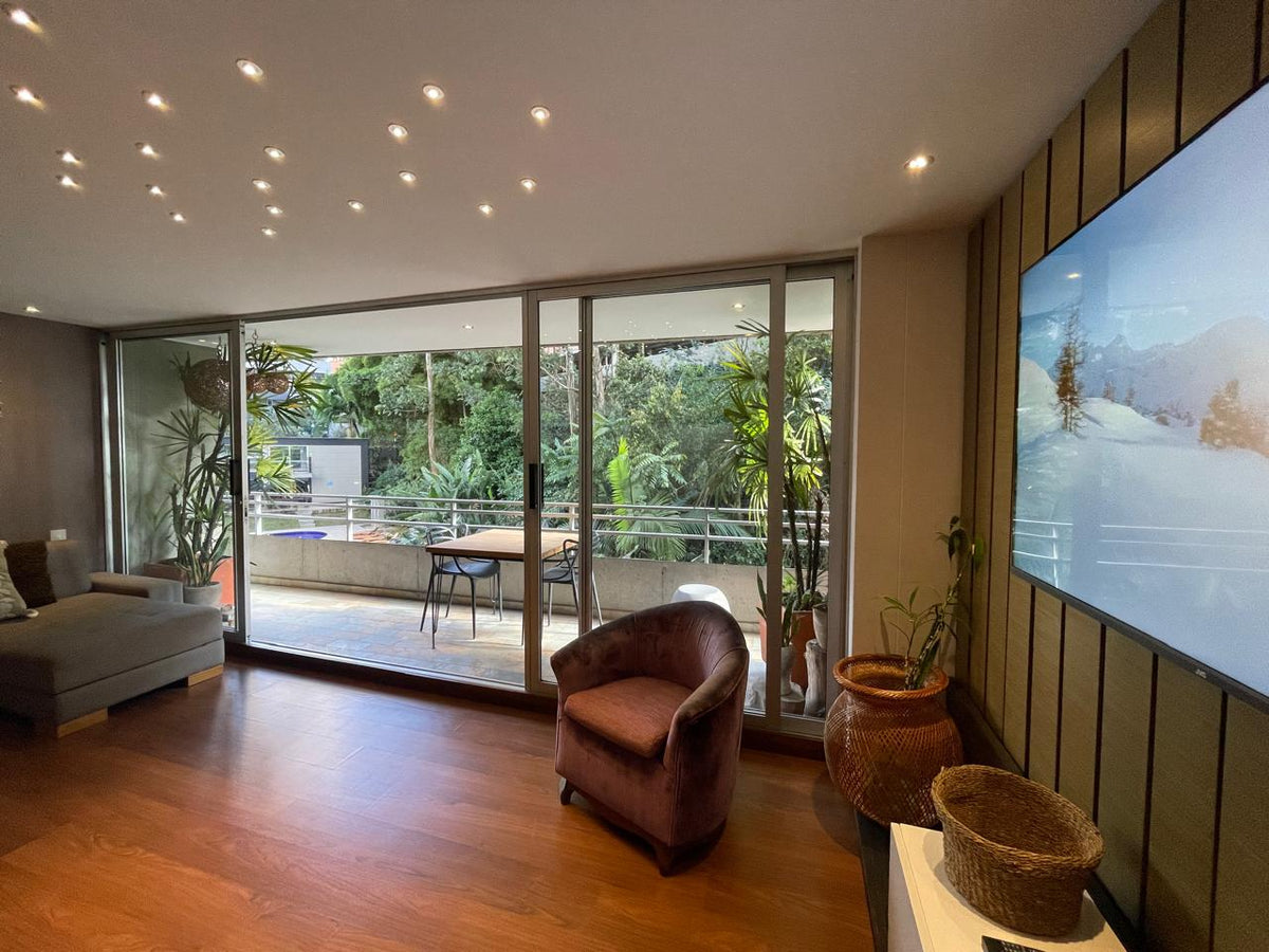 Apartamento con vista verde Sector El Tesoro 2 BR