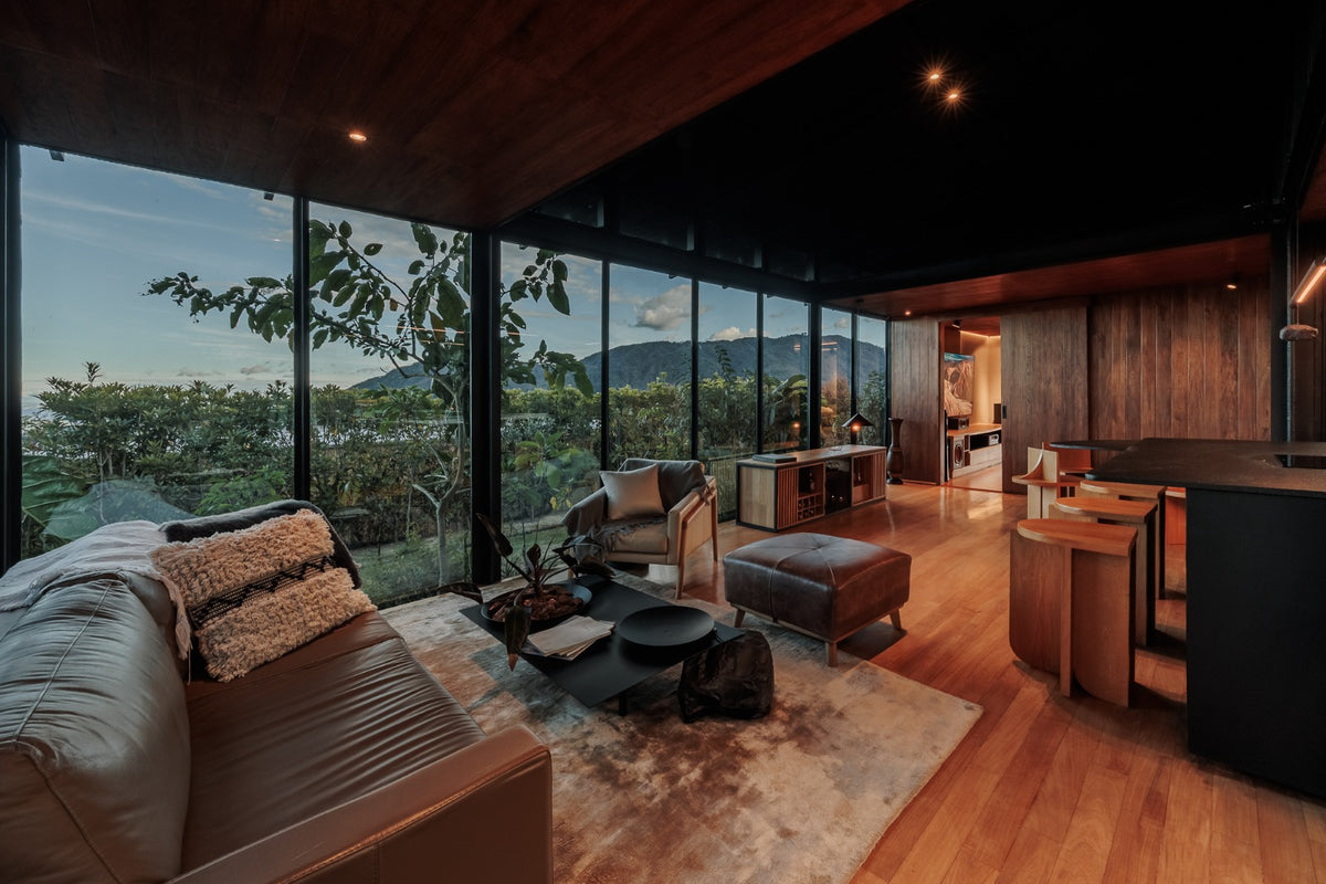 Modern house in Alto del Escobero overlooking a forest reserve