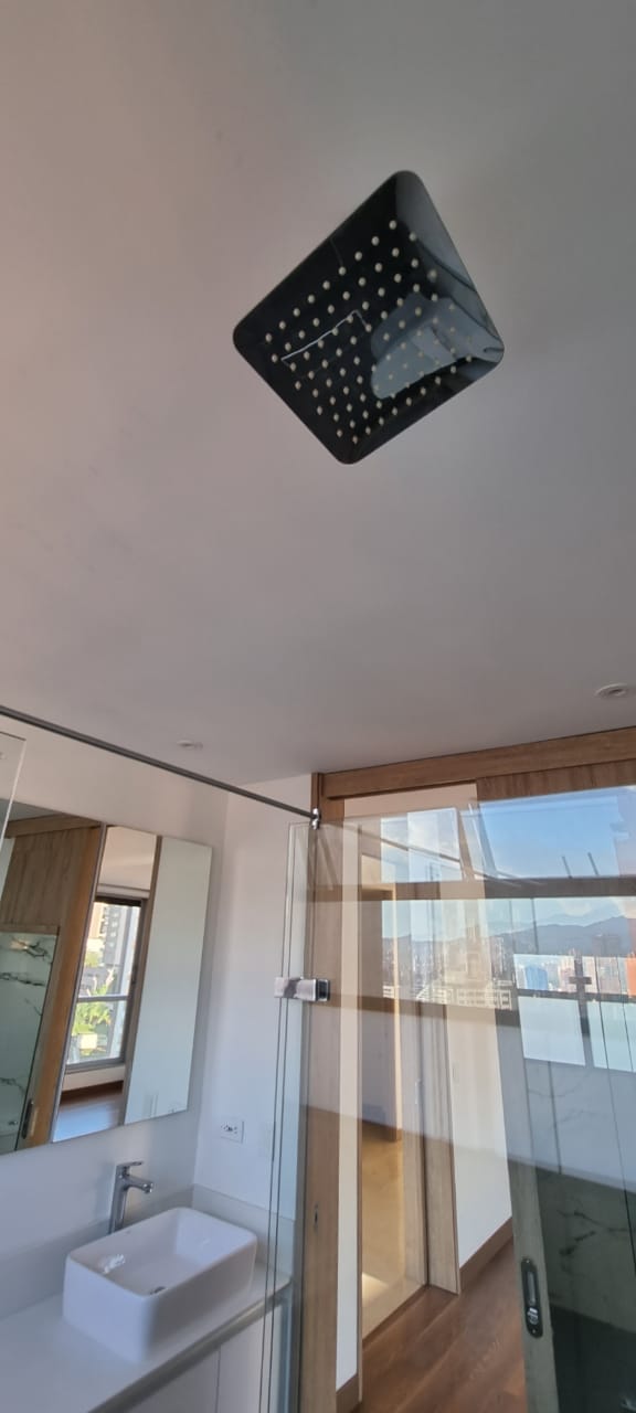 Apartment in El Poblado, 230 m² – High floor in the Lalinde sector