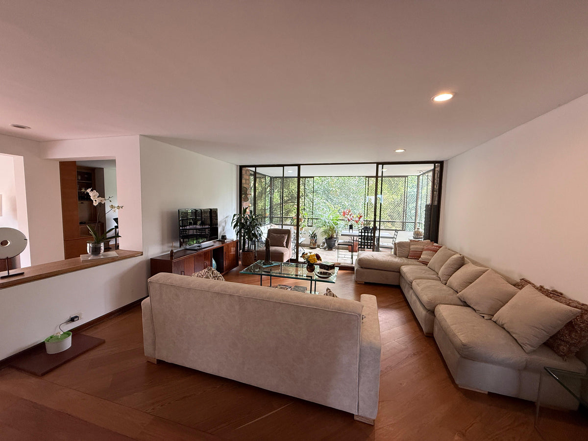 Apartamento amplio para remodelar en La Tomatera, cerca de La 10 y El Tesoro