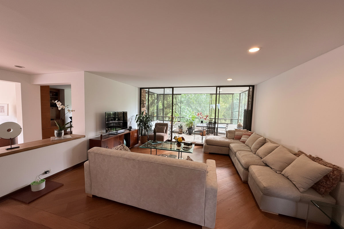 Apartamento amplio para remodelar en La Tomatera, cerca de La 10 y El Tesoro