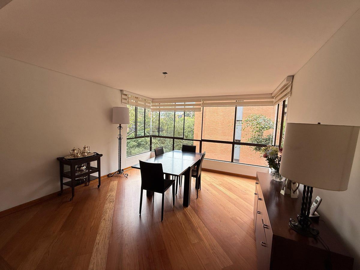 Apartamento amplio para remodelar en La Tomatera, cerca de La 10 y El Tesoro