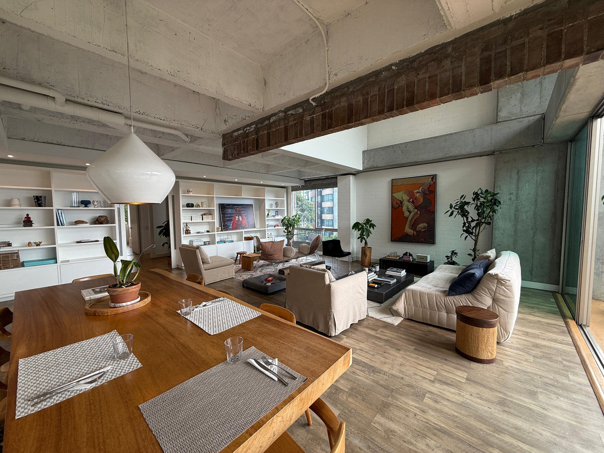 Apartamento en venta en Los Balsos, El Poblado con vista a la ciudad y amplios espacios