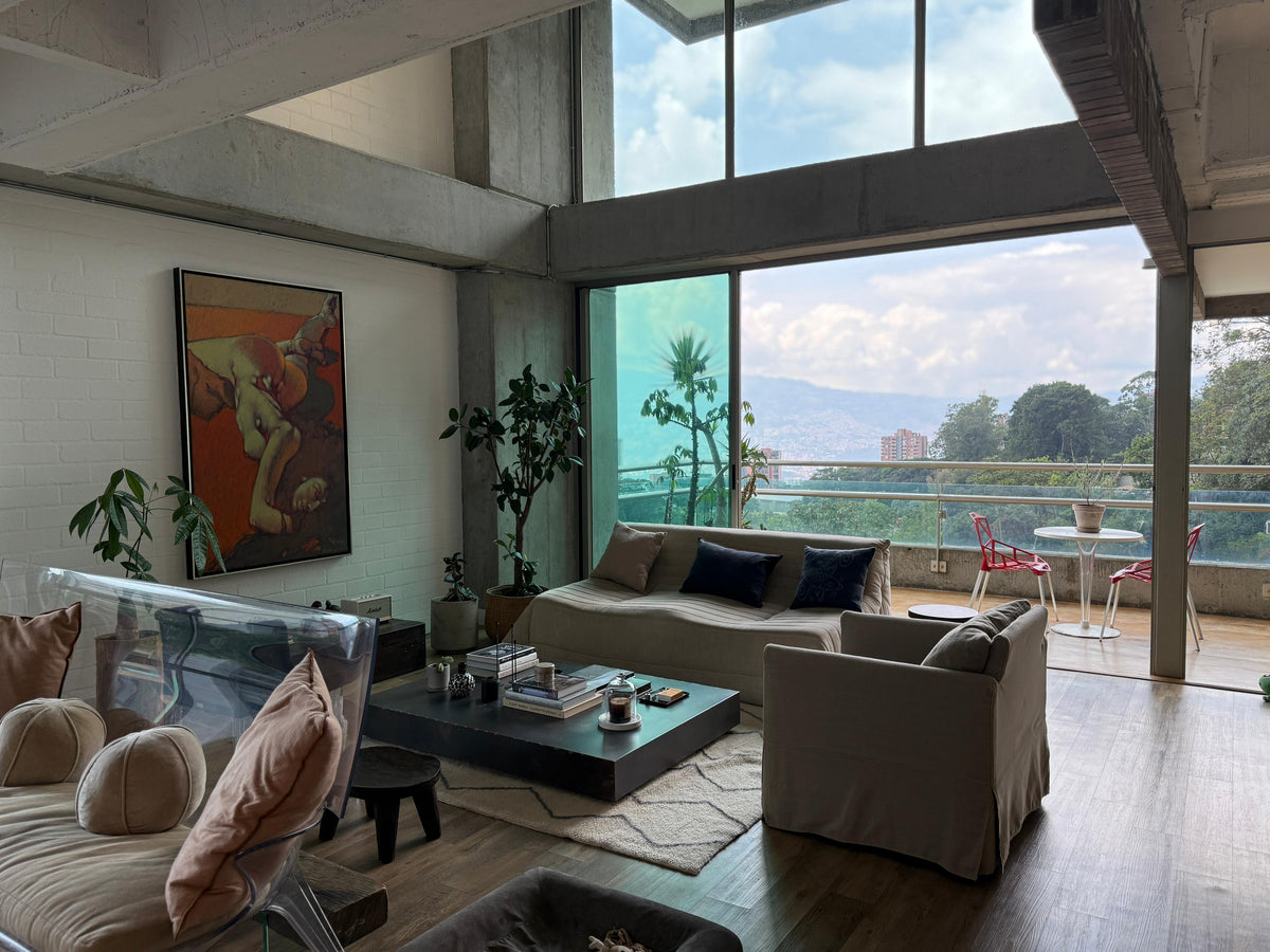 Apartamento en venta en Los Balsos, El Poblado con vista a la ciudad y amplios espacios