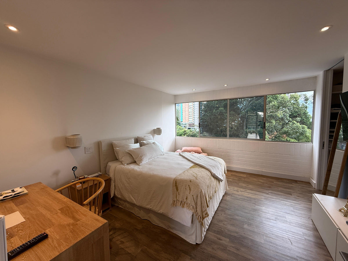 Apartamento en venta en Los Balsos, El Poblado con vista a la ciudad y amplios espacios