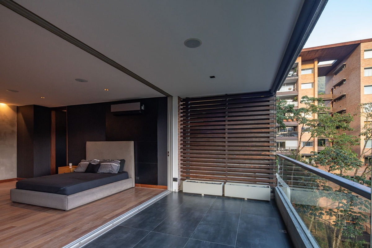 Apartamento dúplex en San Lucas, El Poblado – 170 m² con vista verde y amplios balcones
