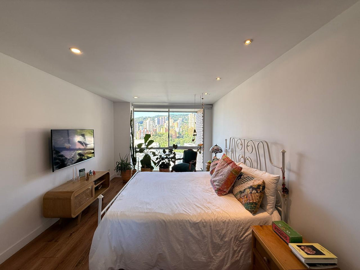 Apartamento dúplex en Alto Provenza, El Poblado con vista y excelente ubicación