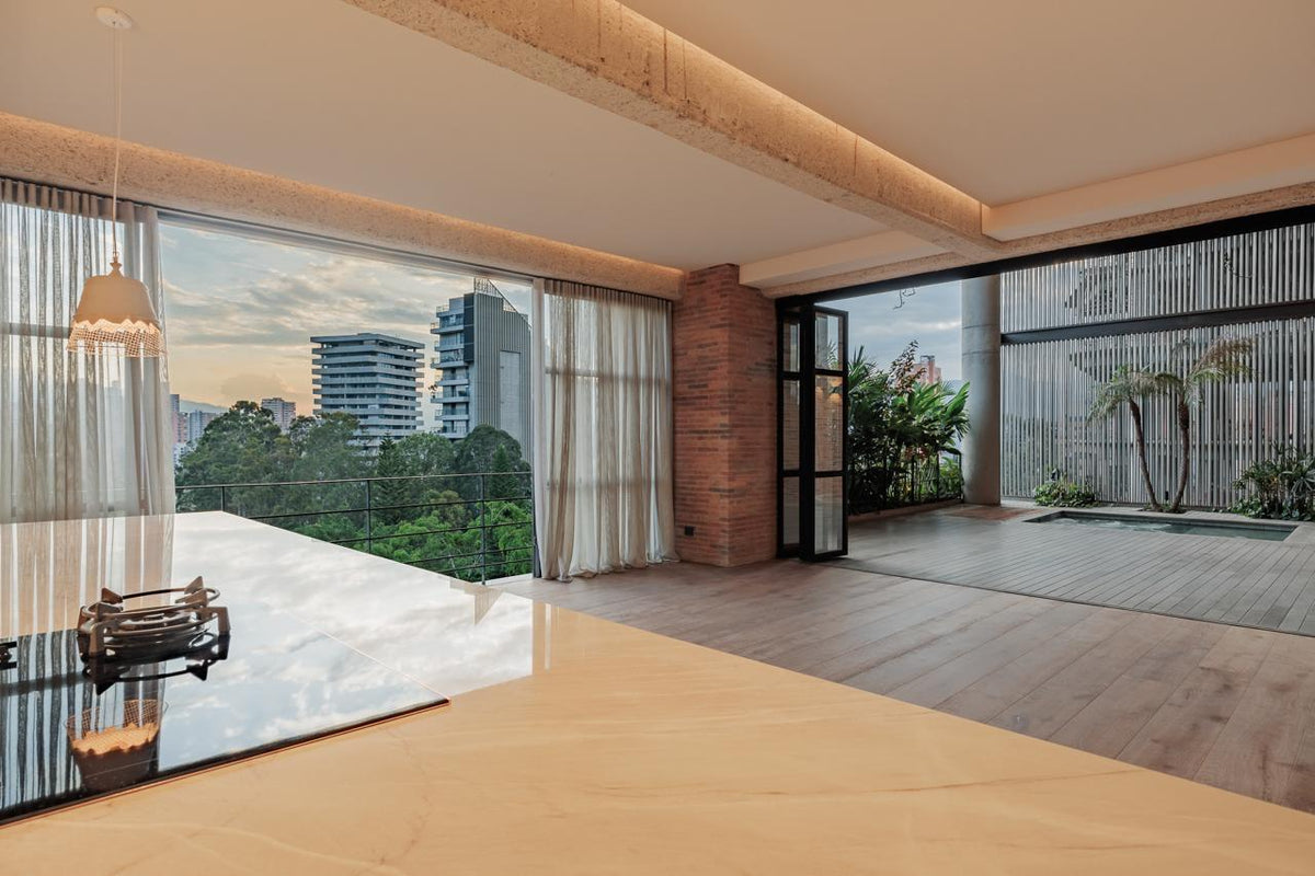 Increíble Apartamento de 308 m² con terraza y jacuzzi en Las Lomas El Poblado | Los Patios |VENDIDO|