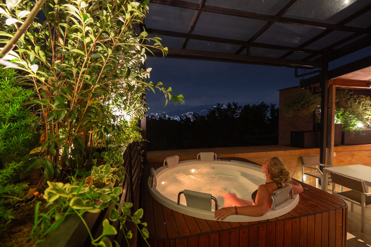 Penthouse Duplex con Rooftop, Jacuzzi & Turco Sector Provenza 3 BR