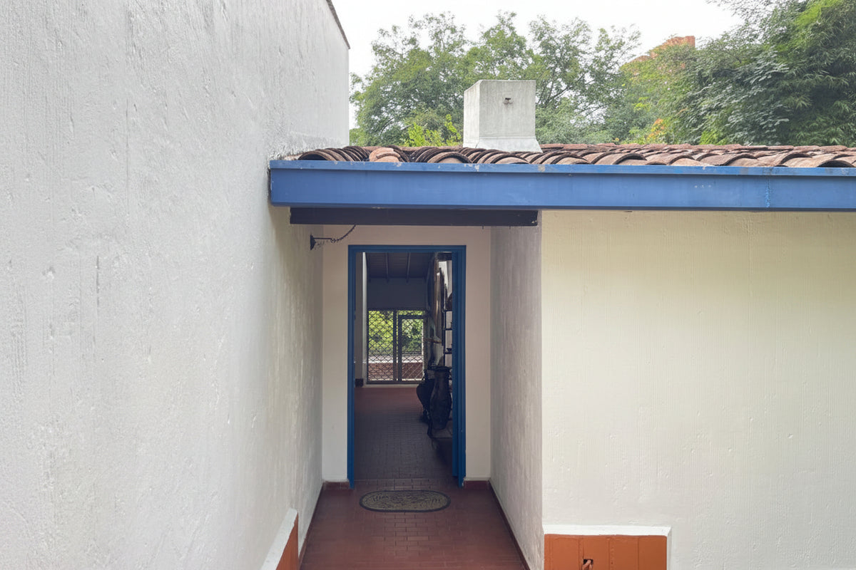 Casa de campo en la ciudad para Remodelar con Gran Lote de 1.155 m² en El Poblado