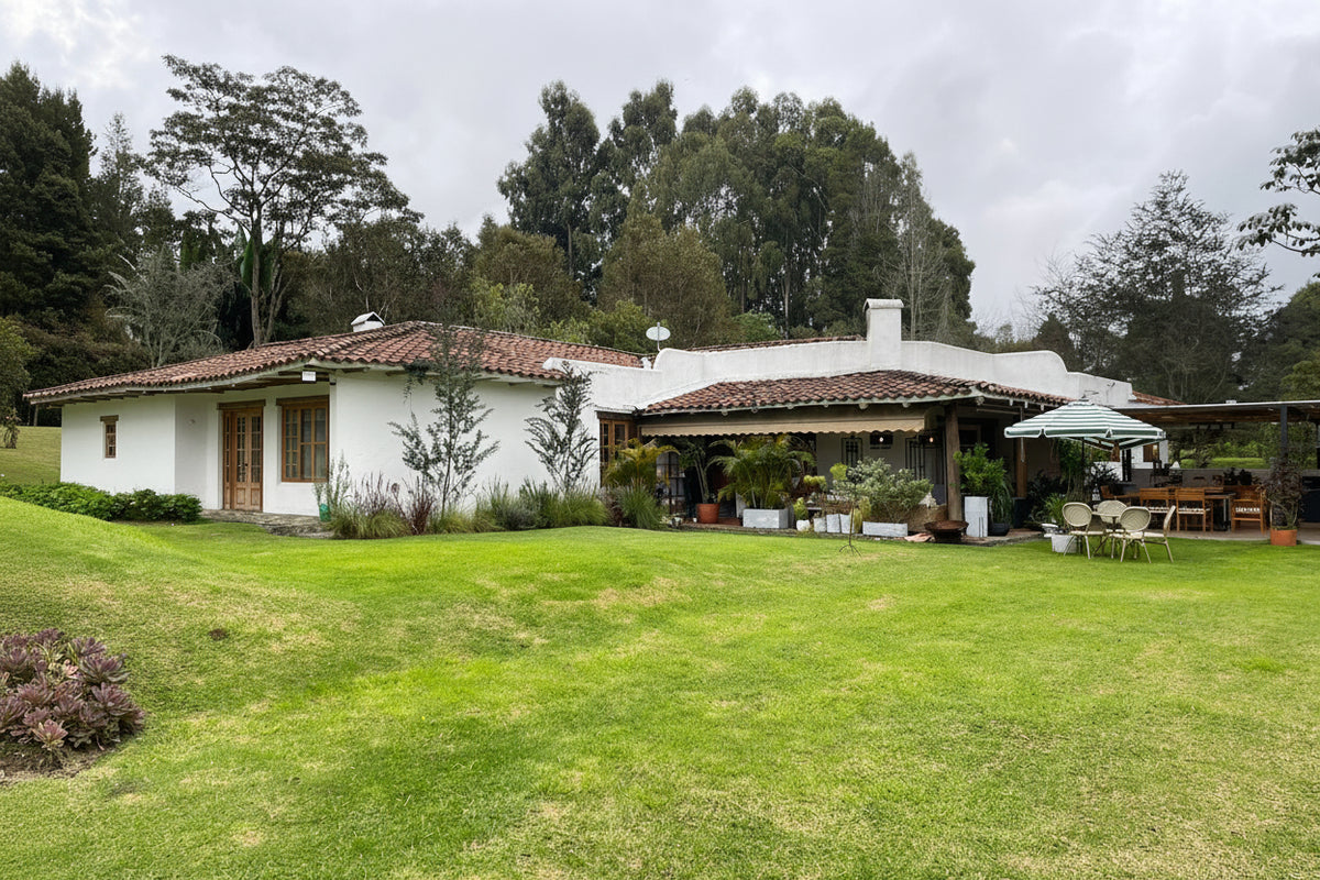 Casa de Campo de Lujo con Lote de 4.400 m² | Alto de las Palmas