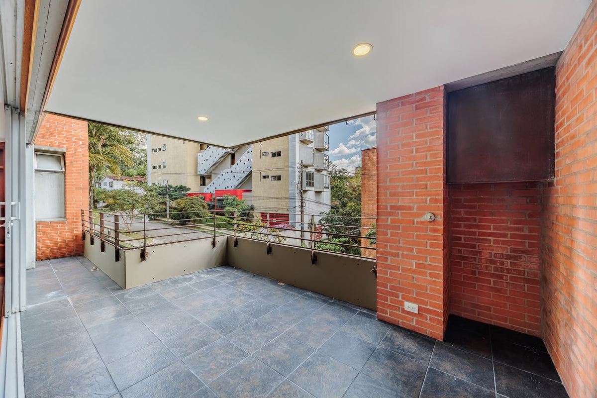 Apartamento de 167 m² con terrazas, estudio y cocina abierta en La Florida, El Poblado