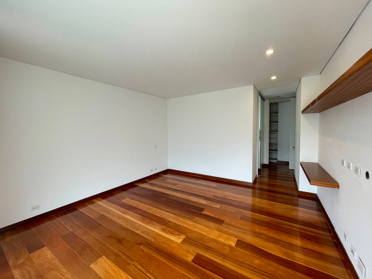 Vive frente al Club Campestre: apartamento con vista, amplitud y privacidad