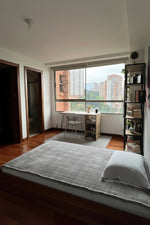 Amplio apartamento de 243 m² en piso alto con vista sector la Calera