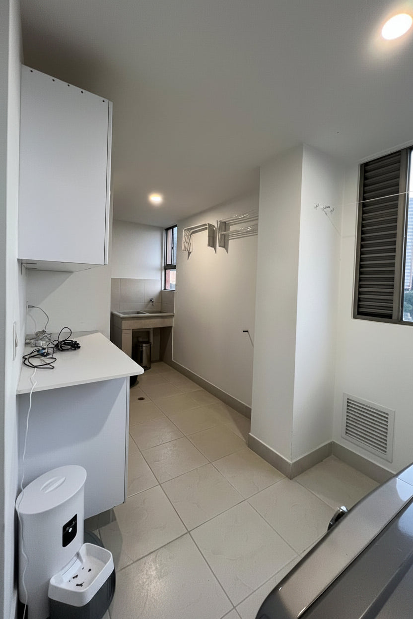 Amplio apartamento de 243 m² en piso alto con vista sector la Calera