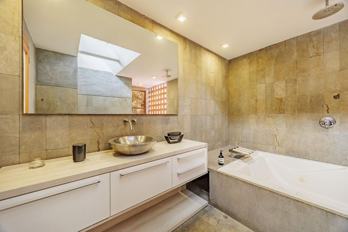 Penthouse Duplex en Provenza con Estilo Industrial 1 BR + estudio