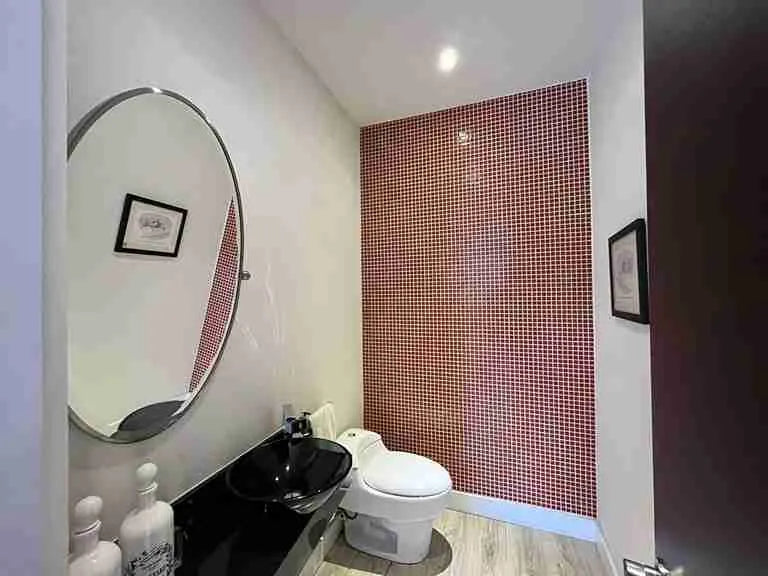 Apartamento moderno de 207 m² en El Poblado con sala y comedor integrados, espacios amplios y excelente iluminación.