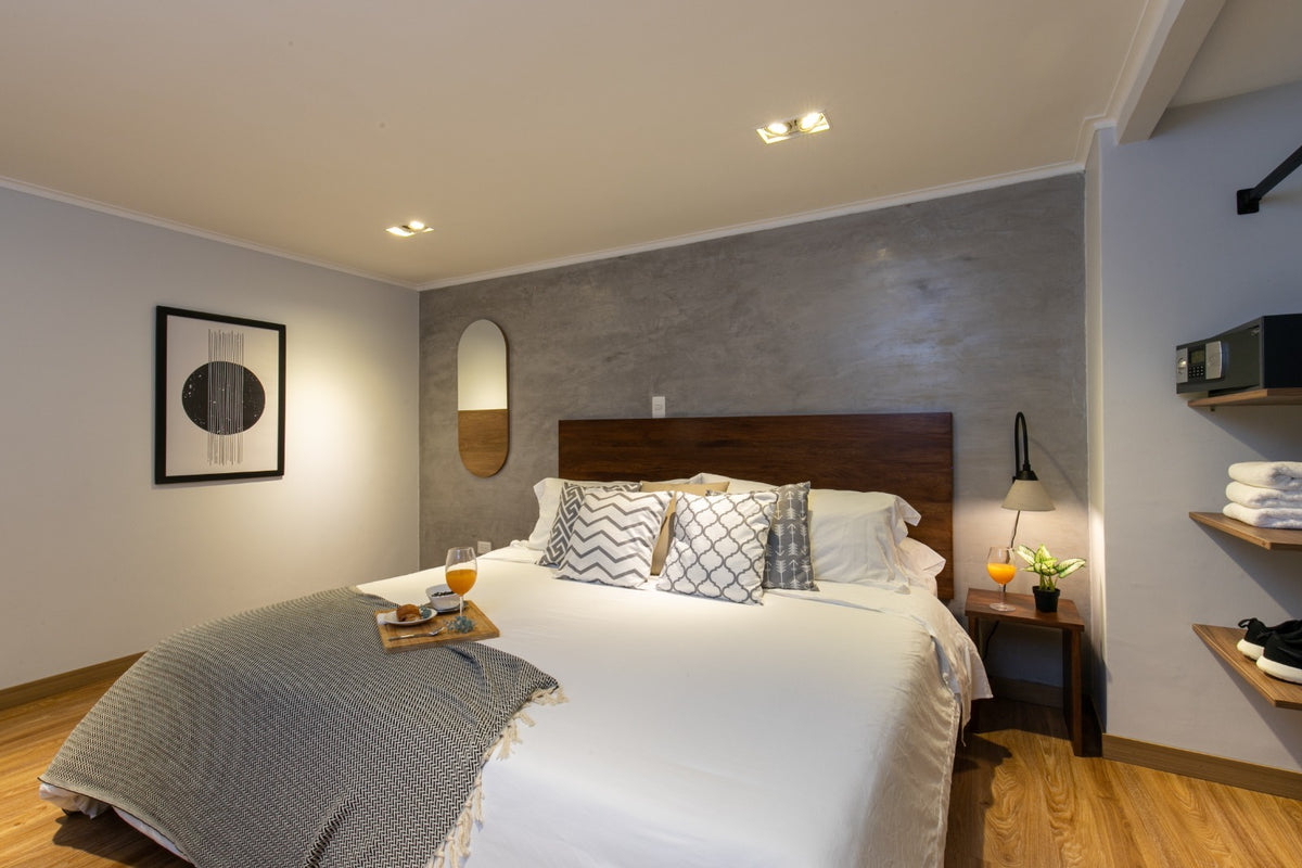 Remodeled investment apartment for short-term rentals Calle 10 El Poblado 4 BR