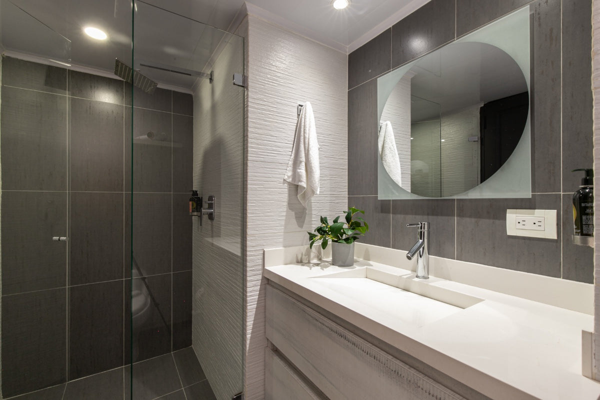 Remodeled investment apartment for short-term rentals Calle 10 El Poblado 4 BR