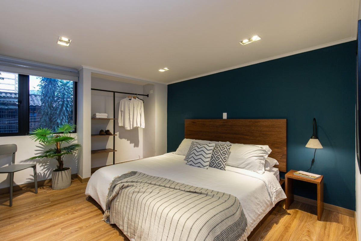 Remodeled investment apartment for short-term rentals Calle 10 El Poblado 4 BR