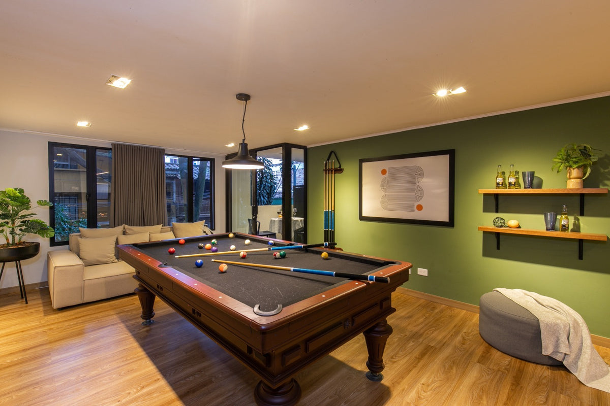 Remodeled investment apartment for short-term rentals Calle 10 El Poblado 4 BR