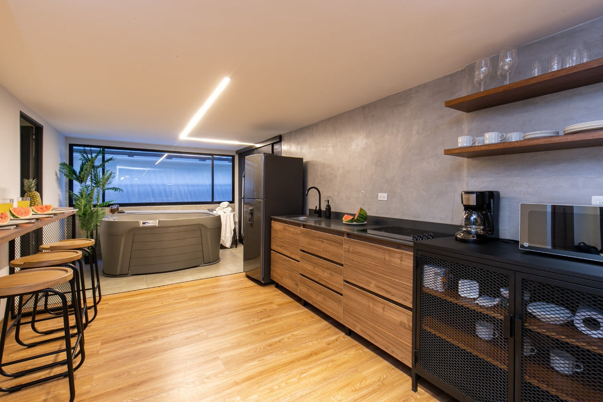 Remodeled investment apartment for short-term rentals Calle 10 El Poblado 4 BR