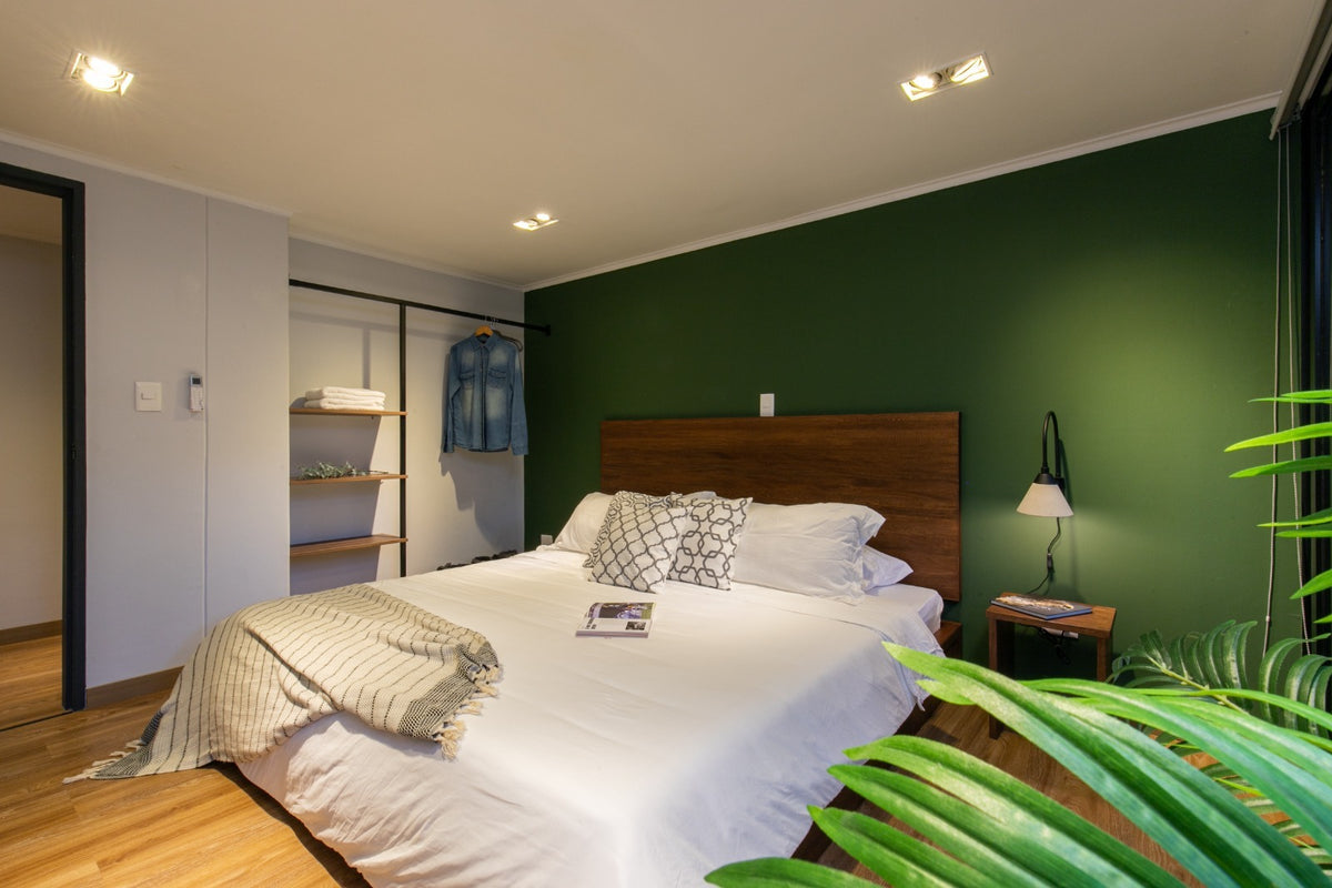 Remodeled investment apartment for short-term rentals Calle 10 El Poblado 4 BR