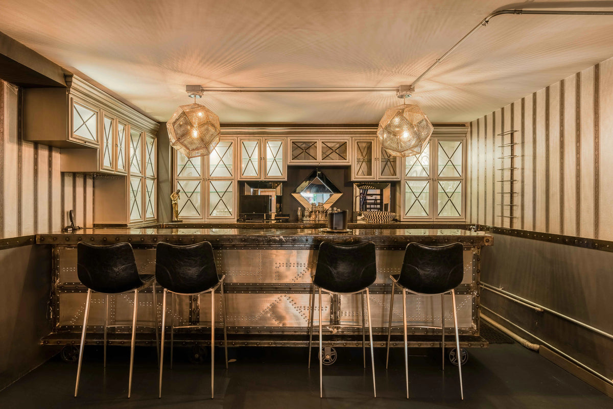 Casa en venta en Provenza, El Poblado, Medellín, ideal para inversión en rentas cortas. Propiedad con uso de suelo turístico, diseño clásico restaurado, ubicada en una de las zonas más cotizadas para Airbnb y proyectos hoteleros.