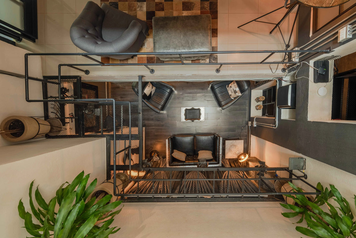 Casa en venta en Provenza, El Poblado, Medellín, ideal para inversión en rentas cortas. Propiedad con uso de suelo turístico, diseño clásico restaurado, ubicada en una de las zonas más cotizadas para Airbnb y proyectos hoteleros.