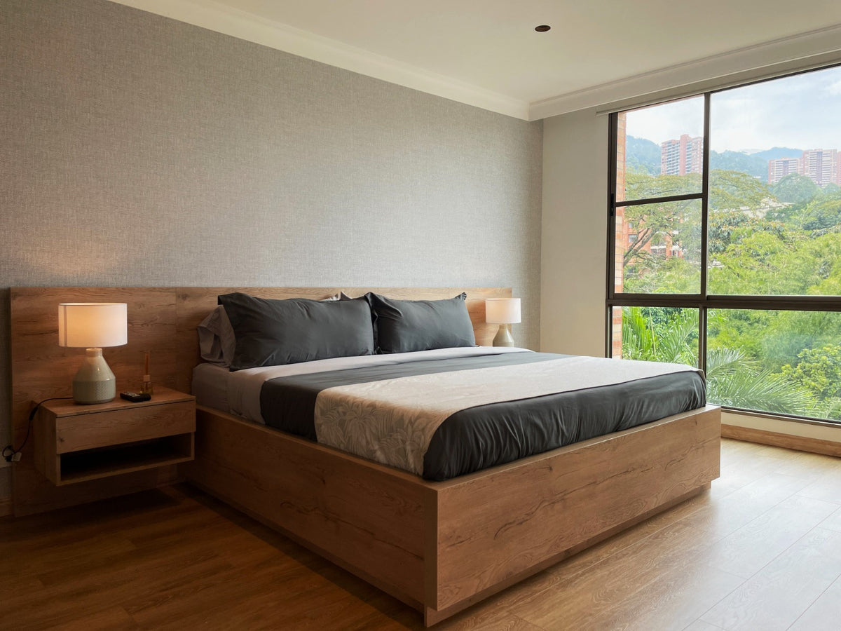 Apartamento 2 BR Sector Poblado Alto con vista panorámica + 1 BR de servicio