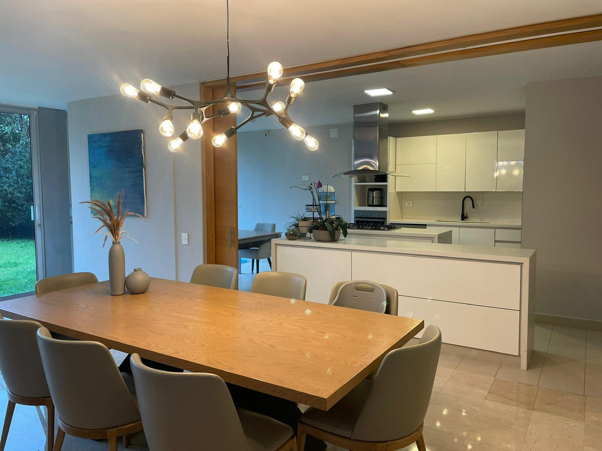 Casa de diseño en Alto de las Palmas con zonas comunes y entorno natural