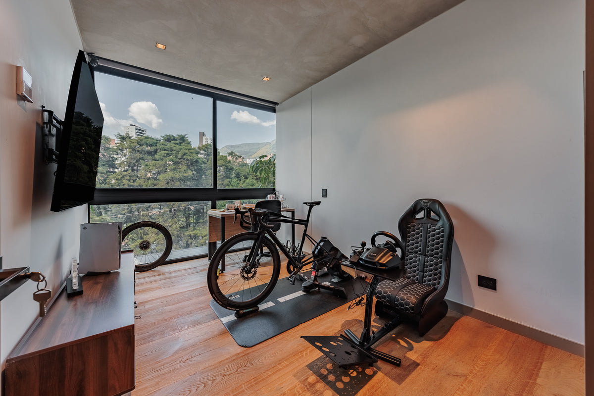 Duplex Apartment in Club Campestre Sector, 3 BR with Jacuzzi