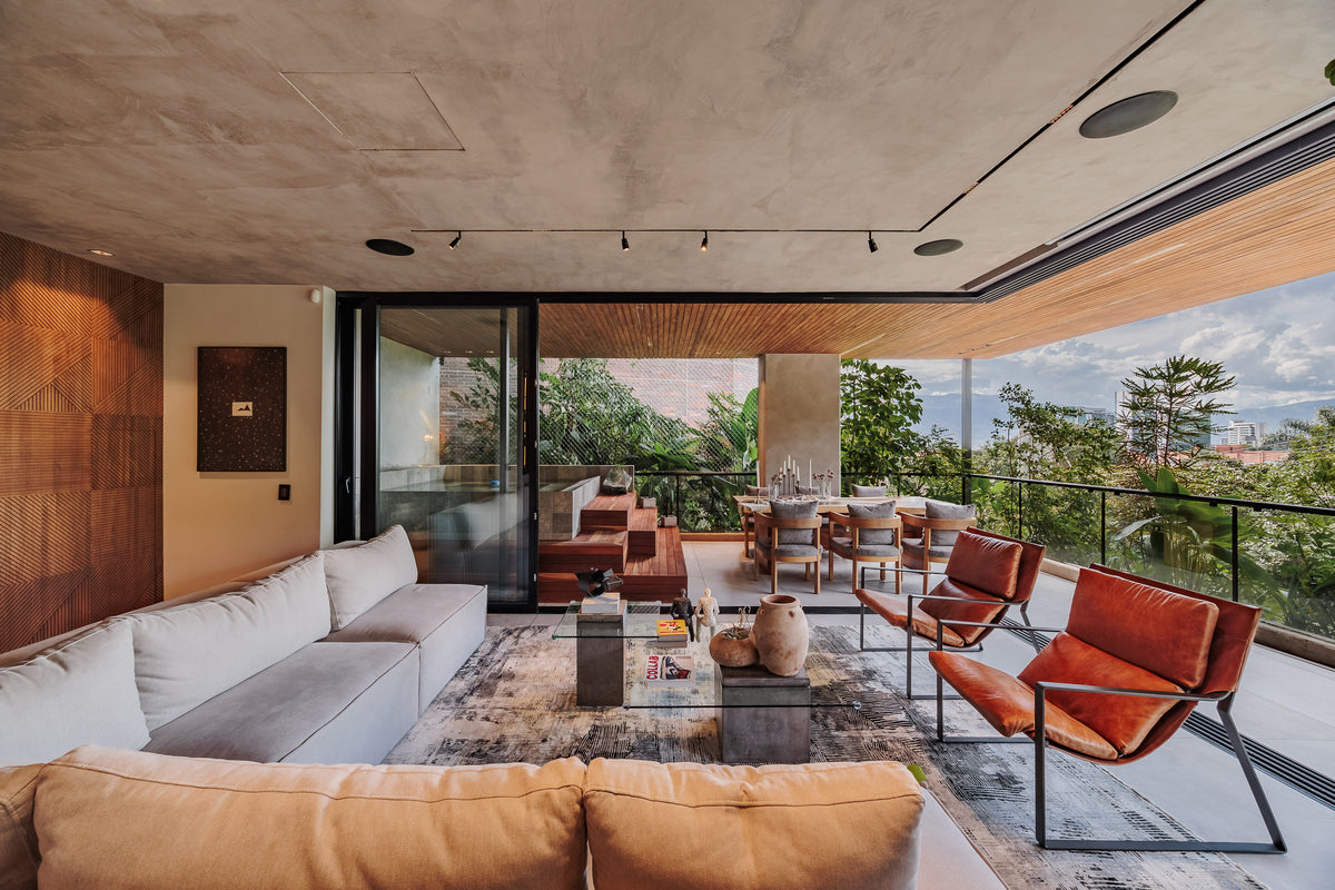 Duplex Apartment in Club Campestre Sector, 3 BR with Jacuzzi