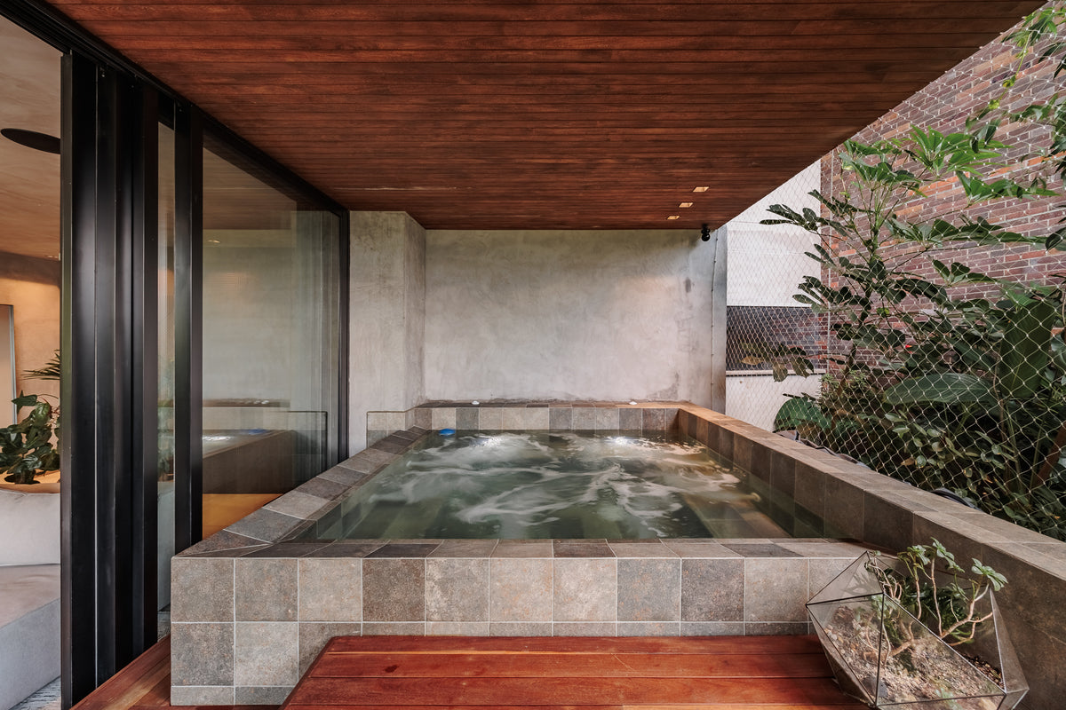 Duplex Apartment in Club Campestre Sector, 3 BR with Jacuzzi