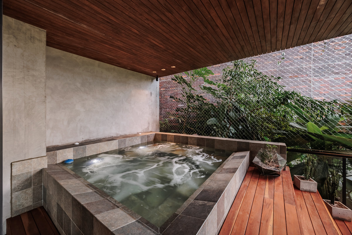 Duplex Apartment in Club Campestre Sector, 3 BR with Jacuzzi