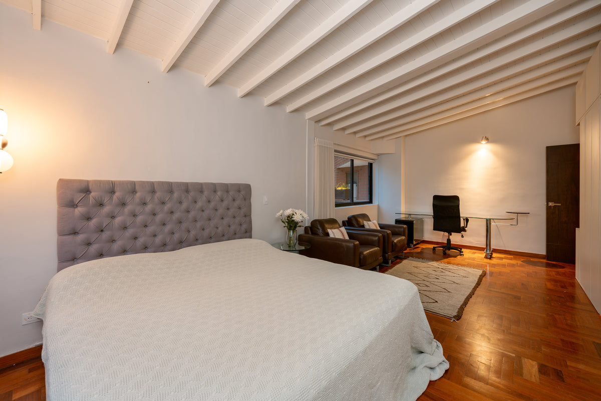 Penthouse Duplex con Rooftop, Jacuzzi & Turco Sector Provenza 3 BR