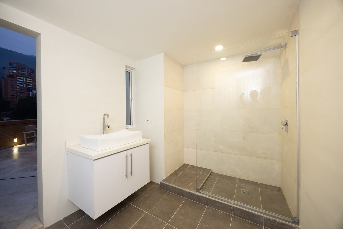 Penthouse Duplex con Rooftop, Jacuzzi & Turco Sector Provenza 3 BR