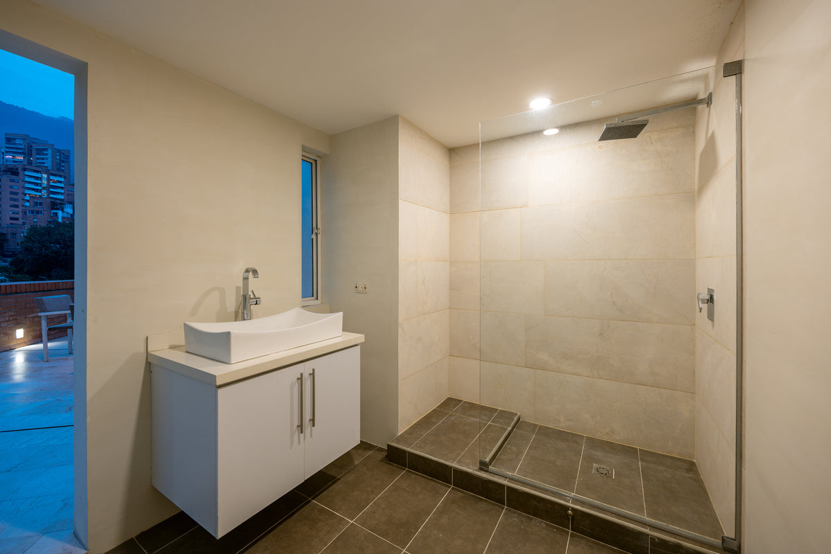 Penthouse Duplex con Rooftop, Jacuzzi & Turco Sector Provenza 3 BR