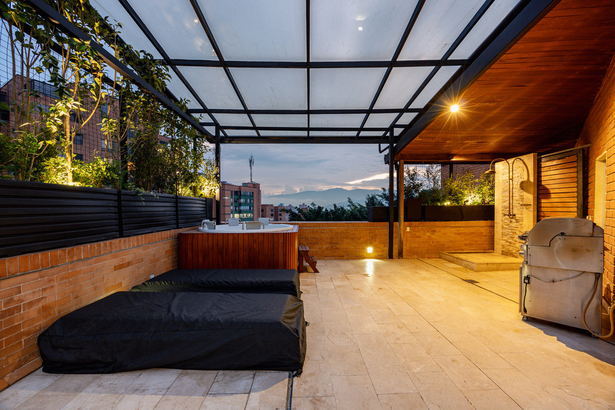 Penthouse Duplex con Rooftop, Jacuzzi & Turco Sector Provenza 3 BR