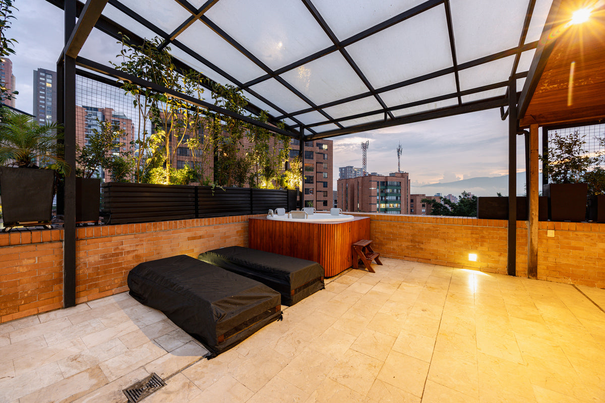 Penthouse Duplex con Rooftop, Jacuzzi & Turco Sector Provenza 3 BR