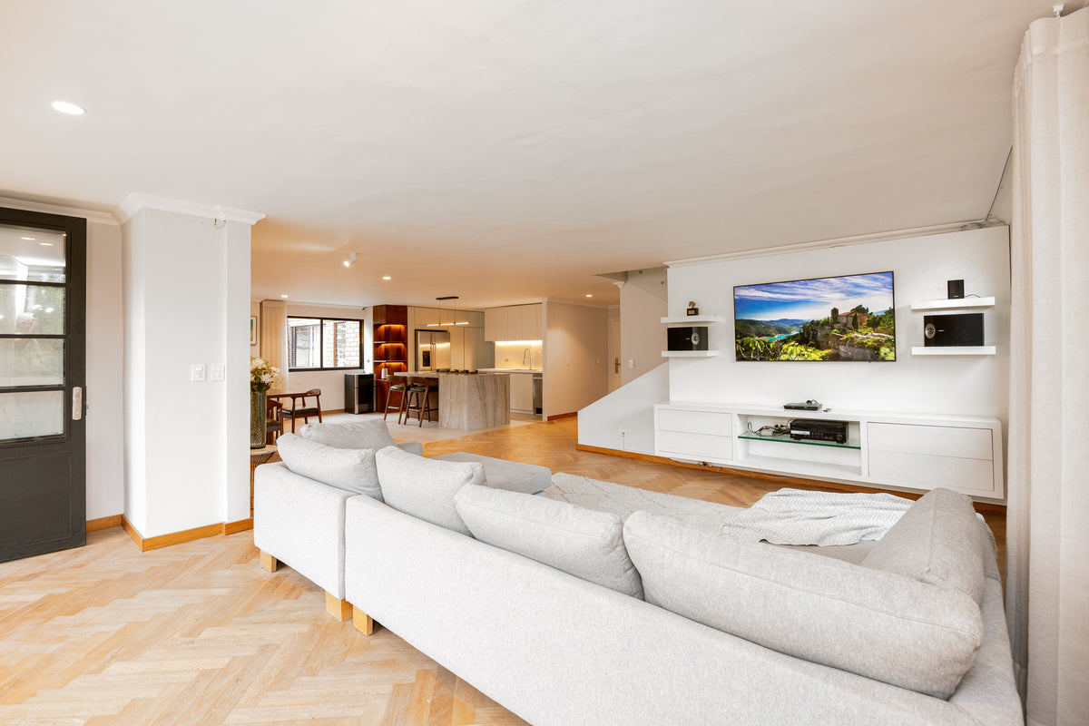 Penthouse Duplex con Rooftop, Jacuzzi & Turco Sector Provenza 3 BR