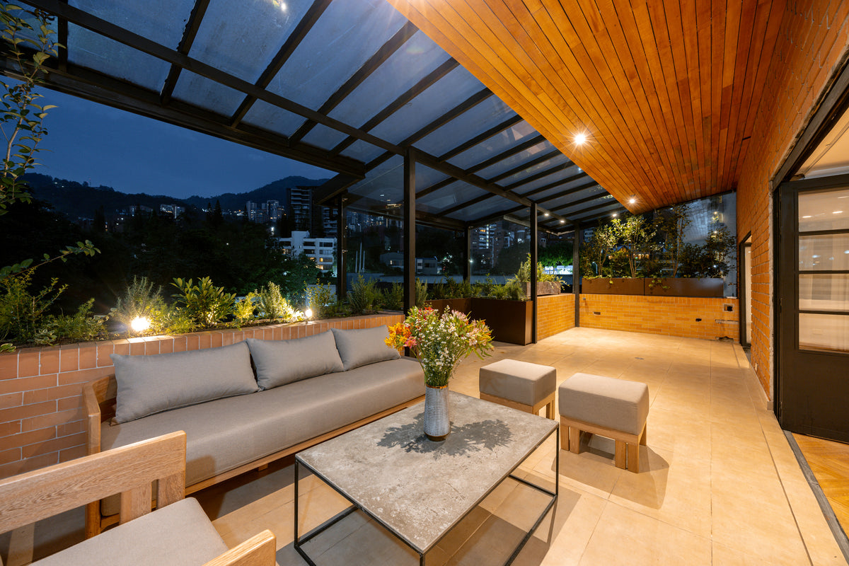 Penthouse Duplex con Rooftop, Jacuzzi & Turco Sector Provenza 3 BR