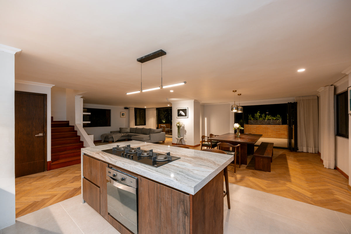 Penthouse Duplex con Rooftop, Jacuzzi & Turco Sector Provenza 3 BR