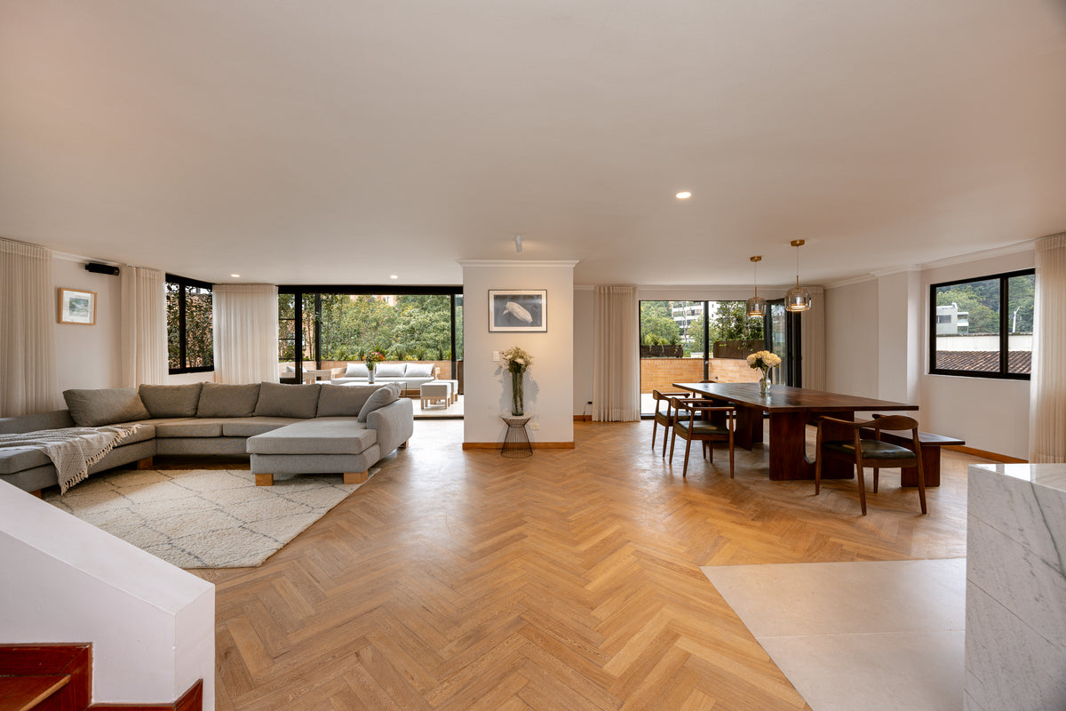 Penthouse Duplex con Rooftop, Jacuzzi & Turco Sector Provenza 3 BR