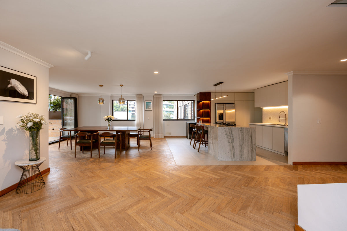 Penthouse Duplex con Rooftop, Jacuzzi & Turco Sector Provenza 3 BR