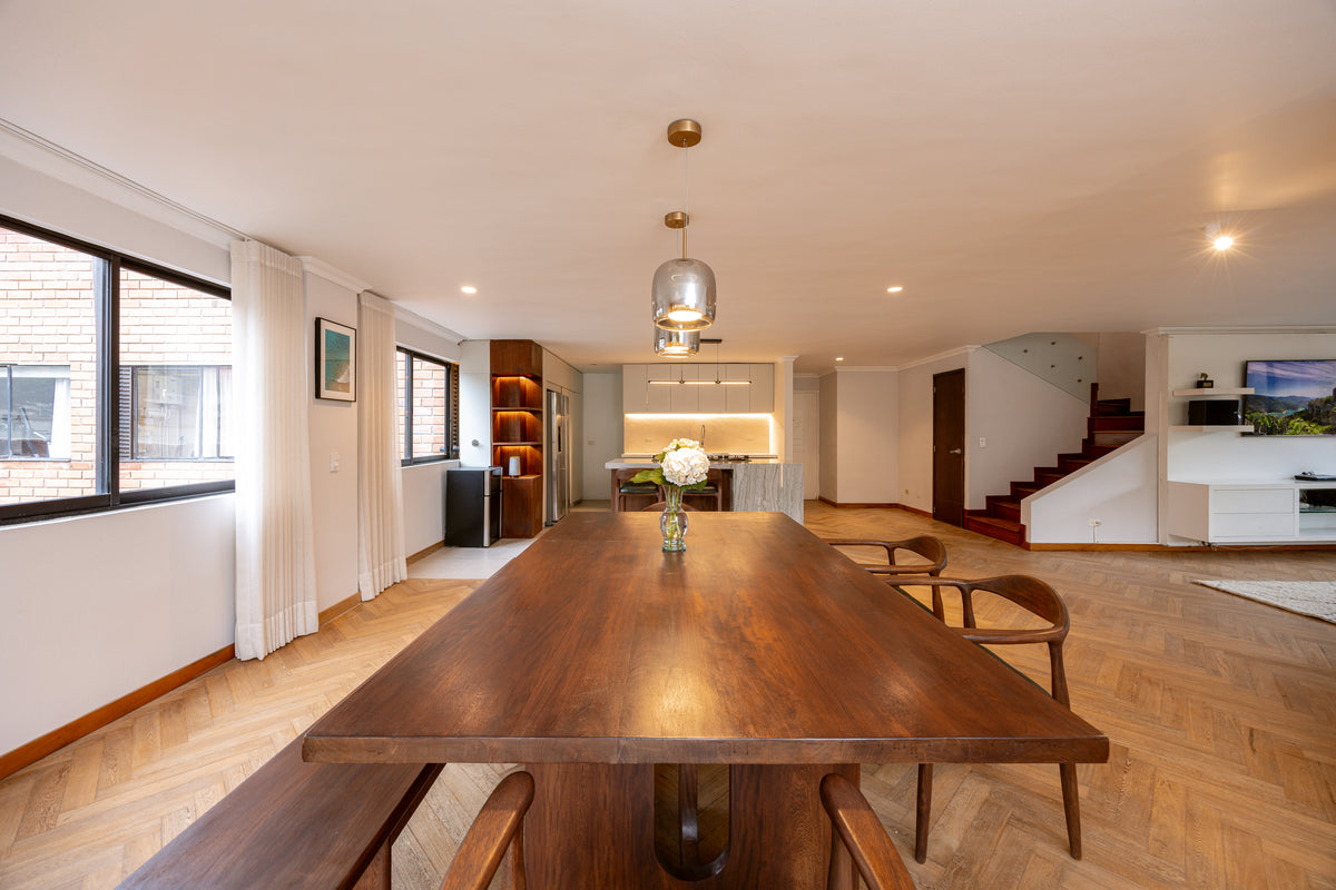 Penthouse Duplex con Rooftop, Jacuzzi & Turco Sector Provenza 3 BR