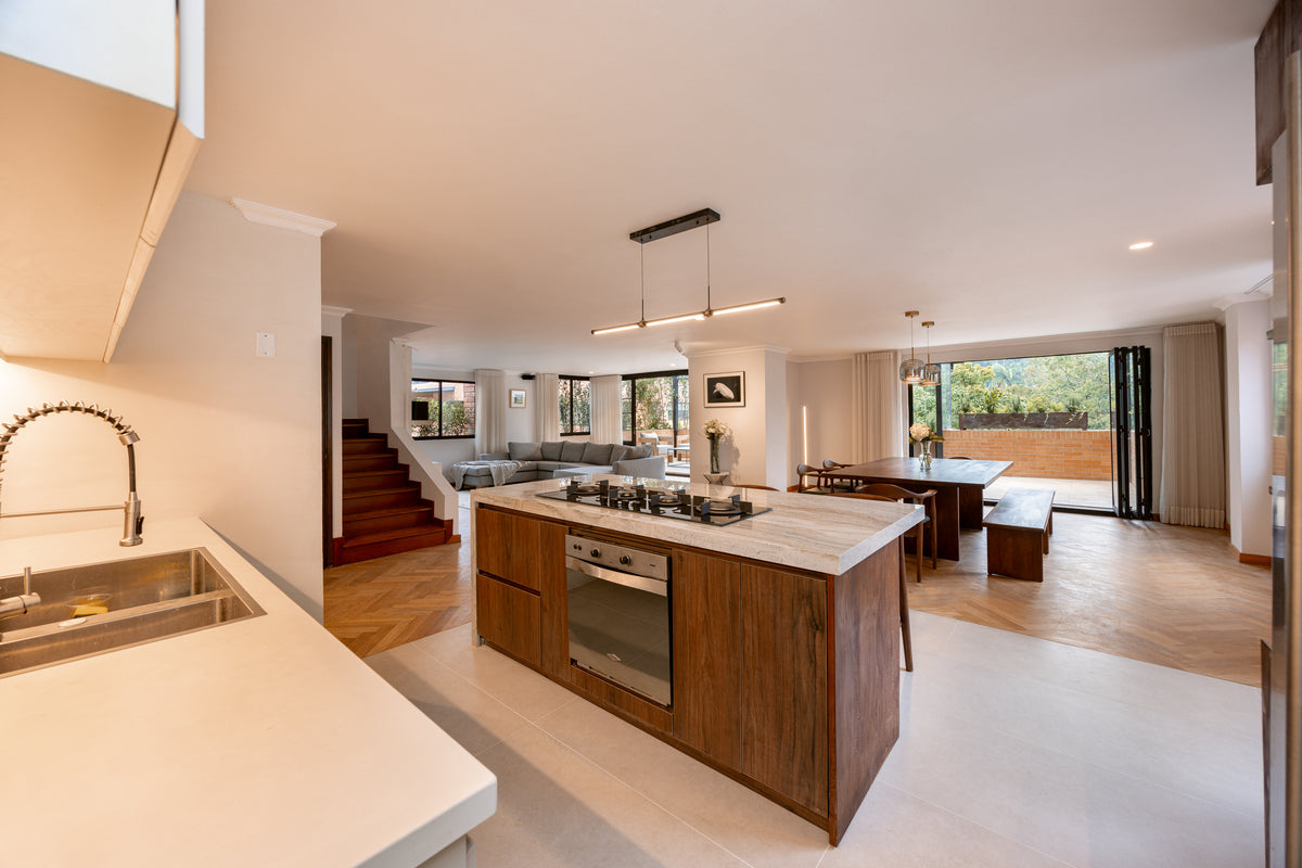 Penthouse Duplex con Rooftop, Jacuzzi & Turco Sector Provenza 3 BR