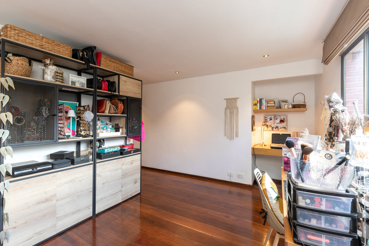 Apartamento remodelado de 226 m² con 2 balcones en Las Lomas, El Poblado