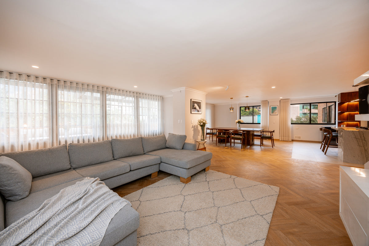 Penthouse Duplex con Rooftop, Jacuzzi & Turco Sector Provenza 3 BR