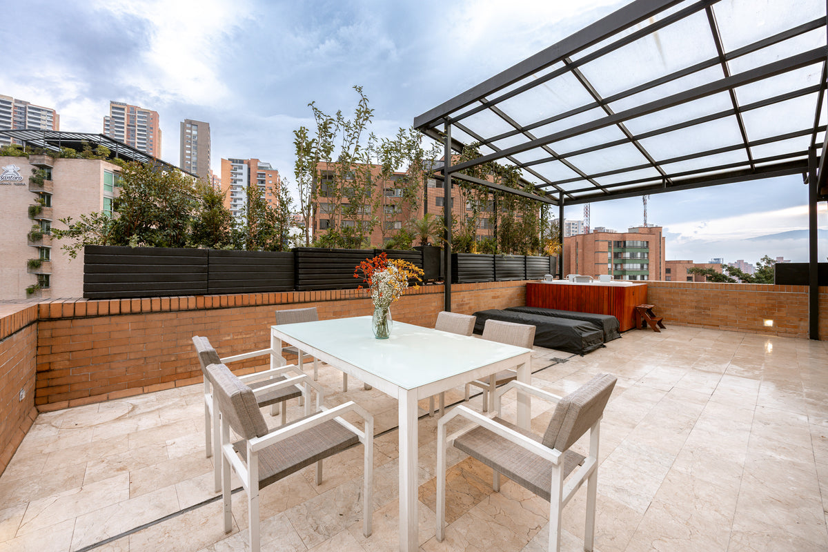 Penthouse Duplex con Rooftop, Jacuzzi & Turco Sector Provenza 3 BR
